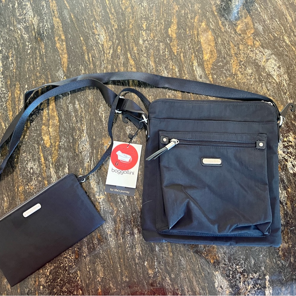 Baggallini crossbody messenger style bag with attached bonus wallet